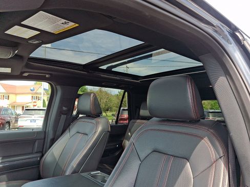 Used 2024 Ford Expedition Limited AWD/4WD image 14