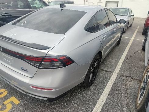 Used 2025 Honda Accord Sport image 12