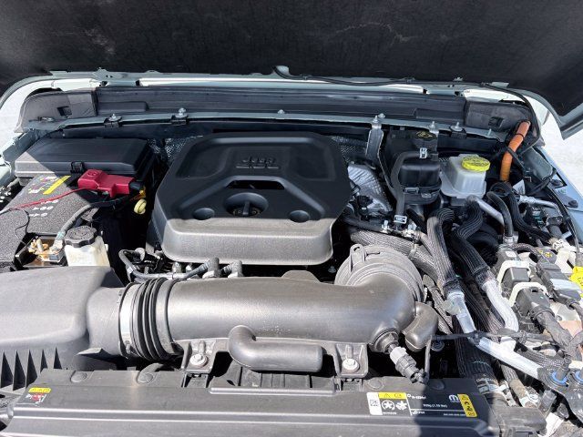 Used 2024 Jeep Wrangler Unlimited AWD/4WD image 31
