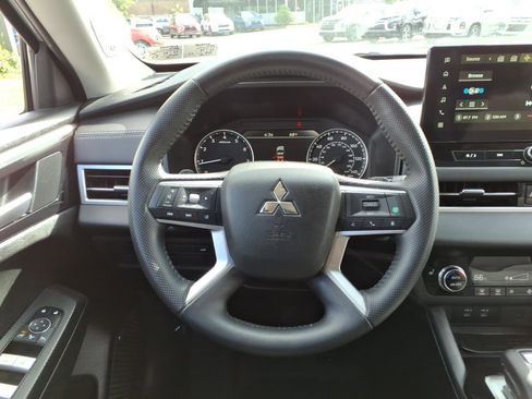 Used 2025 Mitsubishi Outlander SE AWD/4WD image 22