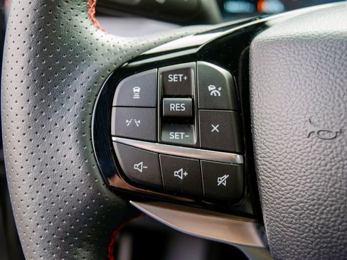 Used 2025 Ford Explorer ST-Line w/ ST-Line Street Pack image 16