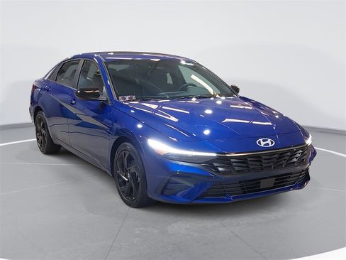 New 2026 Hyundai Elantra SEL Sport image 3