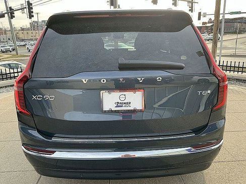 New 2026 Volvo XC90 T8 Plus w/ Protection Package Premier AWD/4WD image 9