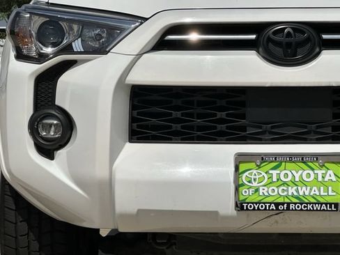 Used 2022 Toyota 4Runner SR5 Premium w/ Moonroof Package RWD image 6