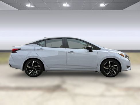 Used 2023 Nissan Versa SR w/ Trunk Package image 7