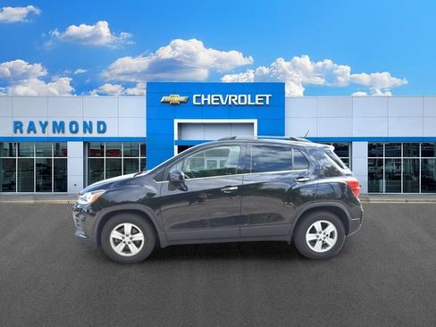 Used 2020 Chevrolet Trax LT w/ LT Convenience Package FWD image 6