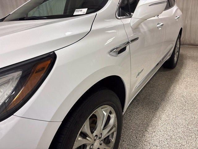 Used 2020 Buick Enclave Avenir w/ Avenir Technology Package AWD/4WD image 12