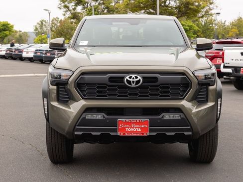 Certified 2025 Toyota Tacoma TRD Off-Road w/ TRD Off Road Upgrade Package AWD/4WD image 2