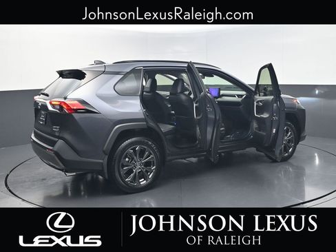 Used 2023 Toyota RAV4 Limited image 29