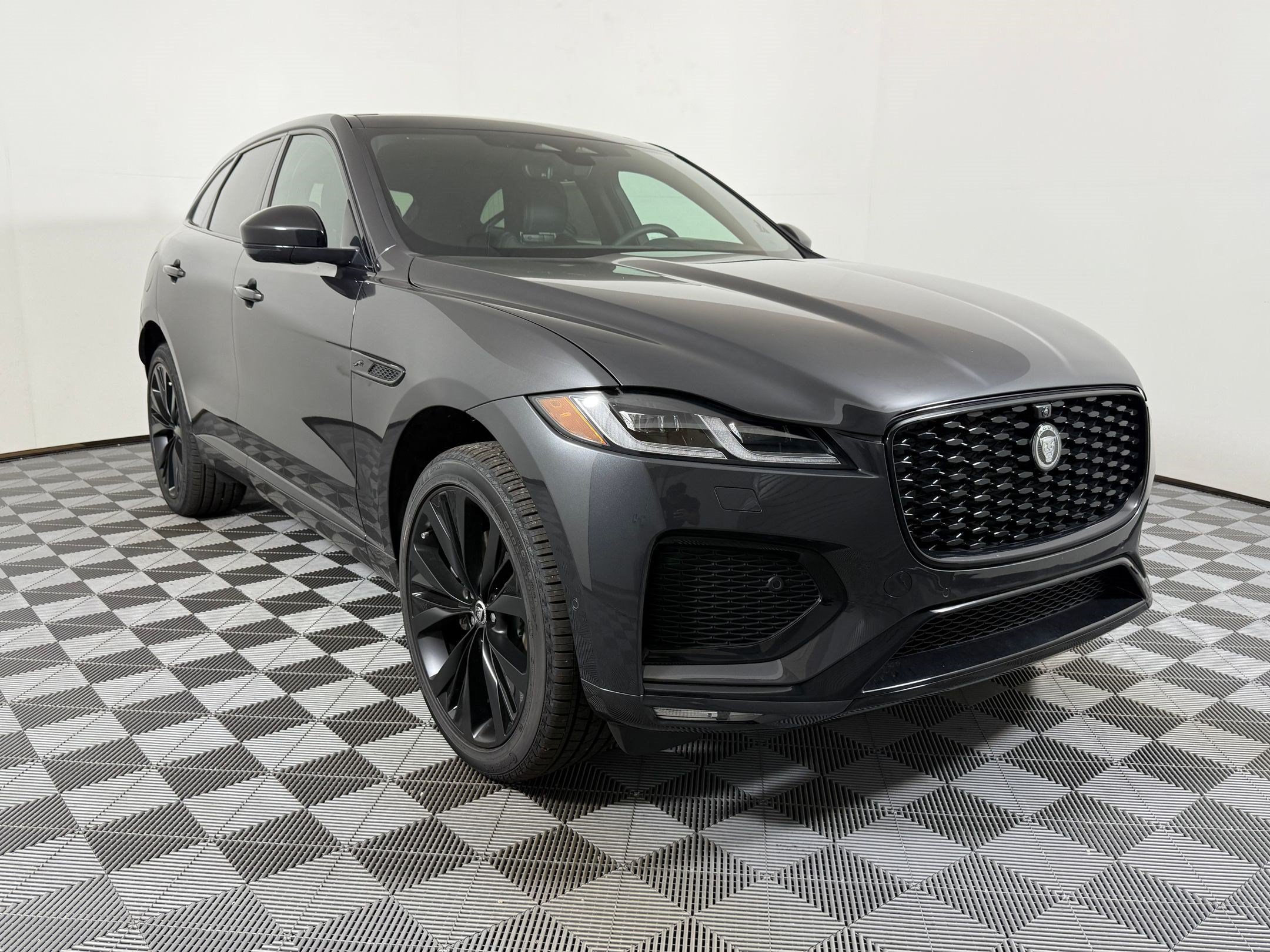New 2026 Jaguar F-PACE R-Dynamic S AWD/4WD image 7