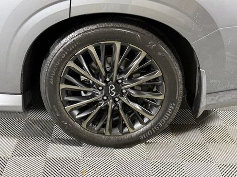 Used 2025 INFINITI QX80 Autograph w/ Autograph Exterior Package AWD/4WD image 11