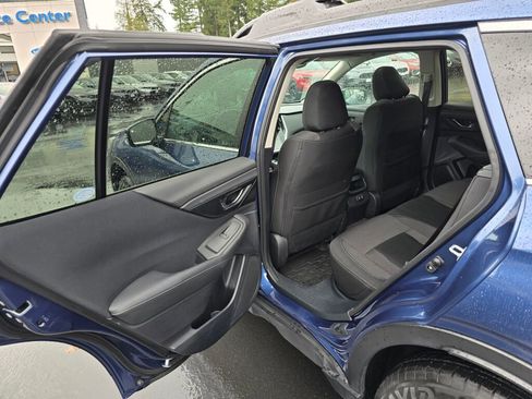 Used 2021 Subaru Outback Premium image 4