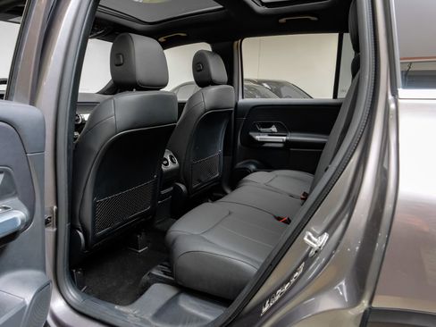Used 2023 Mercedes-Benz GLB 250 w/ Premium Package image 37