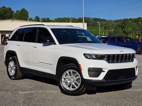 New 2025 Jeep Grand Cherokee Laredo X w/ Luxury Tech Group I image 14