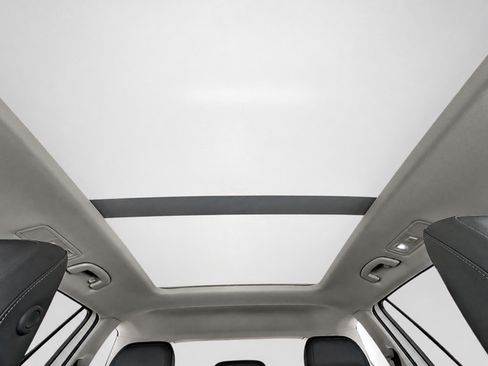 Used 2020 Volkswagen Tiguan SE w/ Panoramic Sunroof Package AWD/4WD image 28
