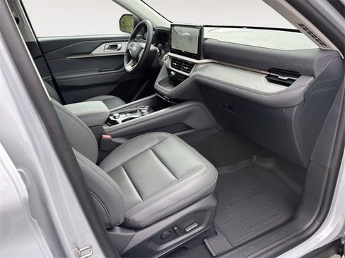 New 2025 Ford Explorer Active w/ Active Comfort Package image 15
