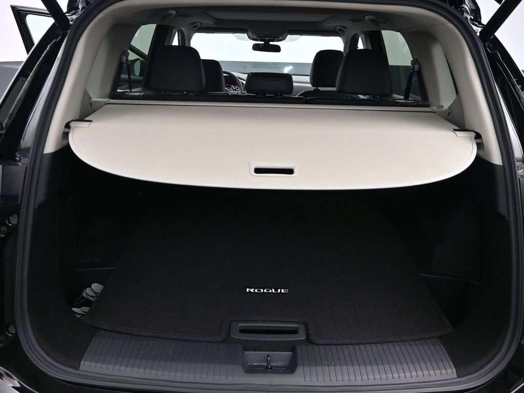 Certified 2026 Nissan Rogue Dark Armor FWD image 14