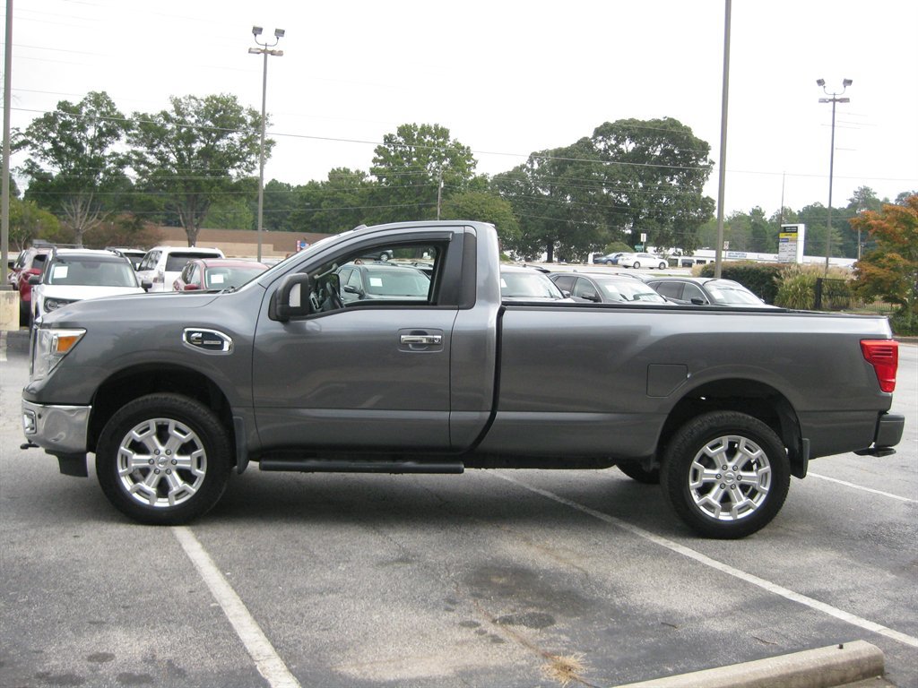 Used 2017 Nissan Titan SV AWD/4WD image 4