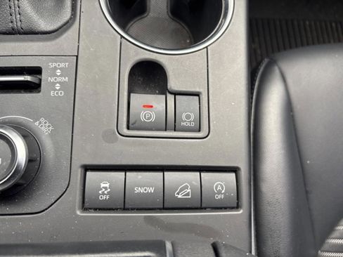 Used 2021 Toyota Highlander XSE image 18