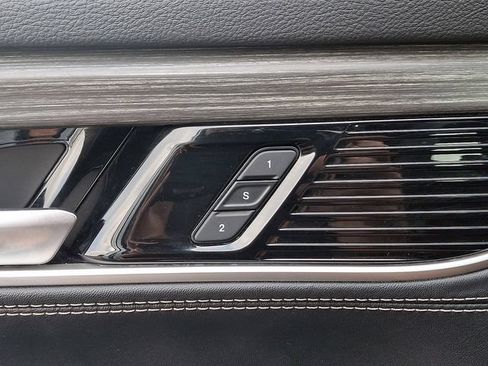 Used 2024 Jeep Wagoneer L Series II w/ Flexible Seating Group AWD/4WD image 27