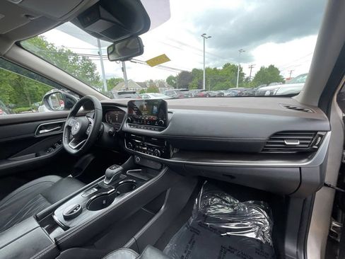 Used 2021 Nissan Rogue Platinum AWD/4WD image 13