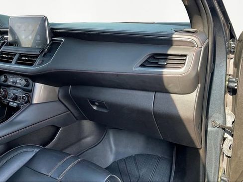 Used 2021 Chevrolet Suburban RST w/ Luxury Package image 19