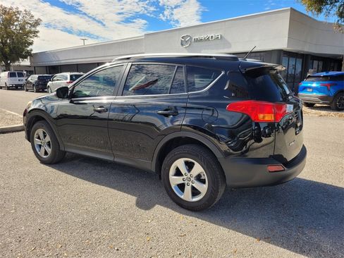 Used 2015 Toyota RAV4 XLE image 10