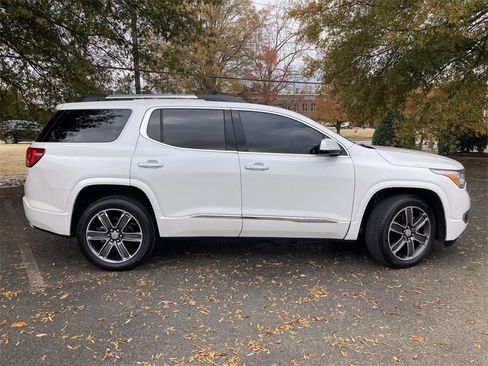 Used 2018 GMC Acadia Denali w/ Technology Package image 2