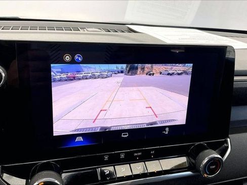 Used 2025 Chevrolet Colorado W/T AWD/4WD image 23