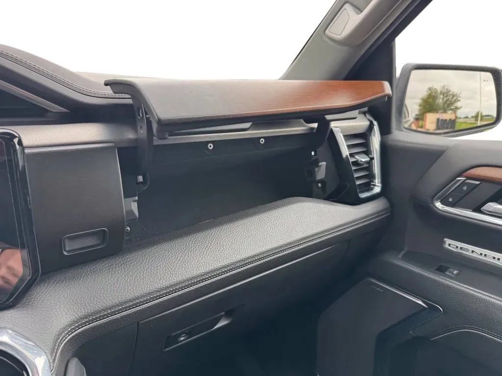Used 2023 GMC Sierra 1500 Denali AWD/4WD image 31