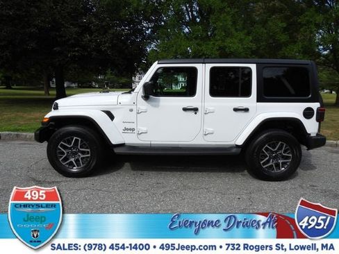 Used 2024 Jeep Wrangler Sahara w/ Technology Group image 2
