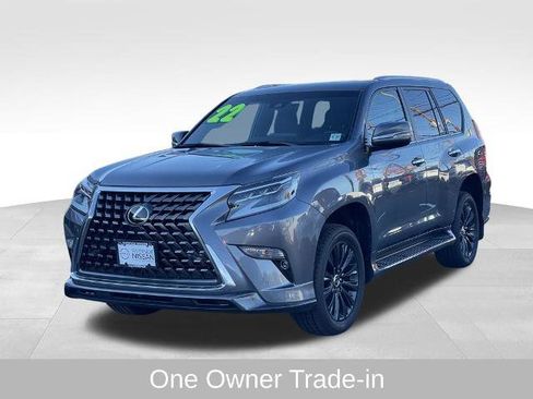 Used 2022 Lexus GX 460 Premium w/ Accessory Package image 2