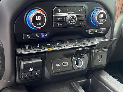 Used 2021 Chevrolet Silverado 3500 High Country AWD/4WD image 38