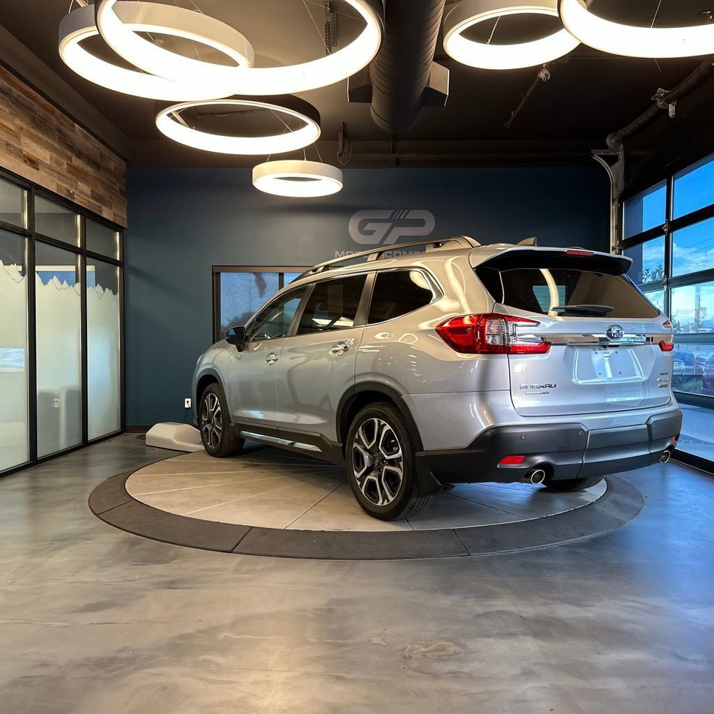 Used 2024 Subaru Ascent Touring AWD/4WD image 5