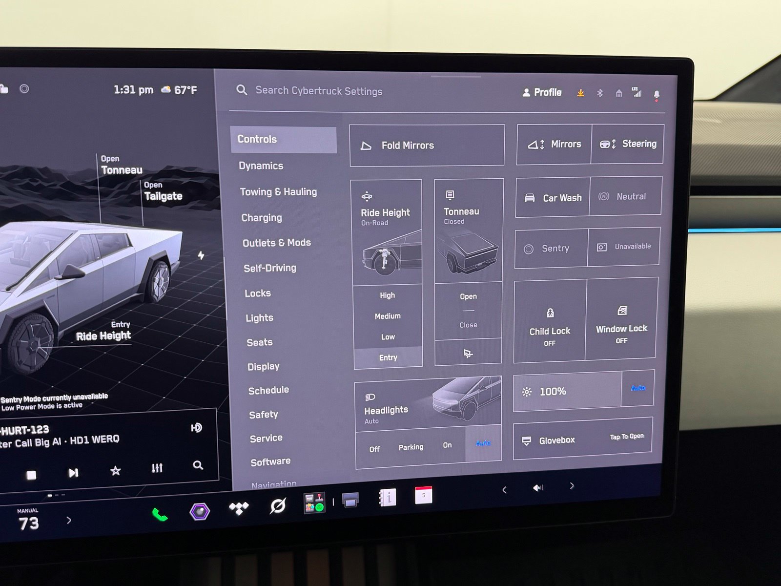 Used 2024 Tesla Cybertruck AWD Crew Cab image 20