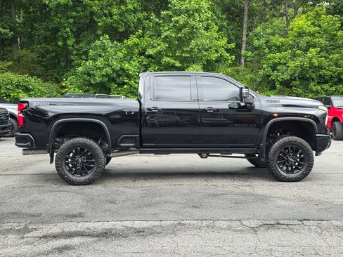 Used 2025 Chevrolet Silverado 2500 LTZ w/ LTZ Plus Package AWD/4WD image 8