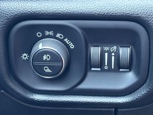 Used 2022 RAM 1500 Laramie w/ Sport Appearance Package image 19