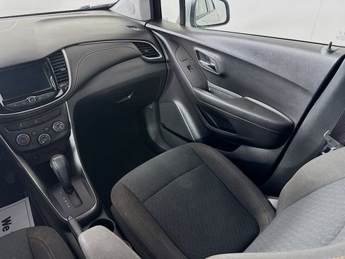 Used 2018 Chevrolet Trax LS image 24