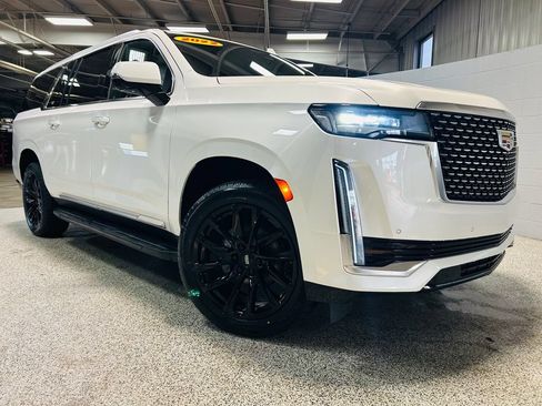 Used 2022 Cadillac Escalade ESV Luxury AWD/4WD image 1