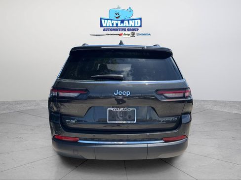 Certified 2023 Jeep Grand Cherokee L Limited RWD image 9