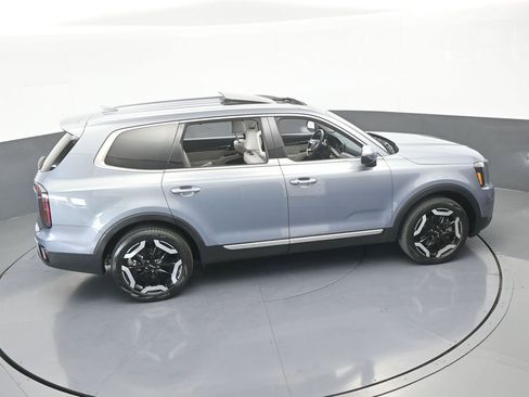 Used 2024 Kia Telluride EX w/ EX Captain's Chair Package image 59