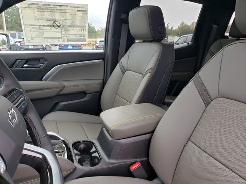 New 2026 Chevrolet Colorado ZR2 w/ Technology Package image 25