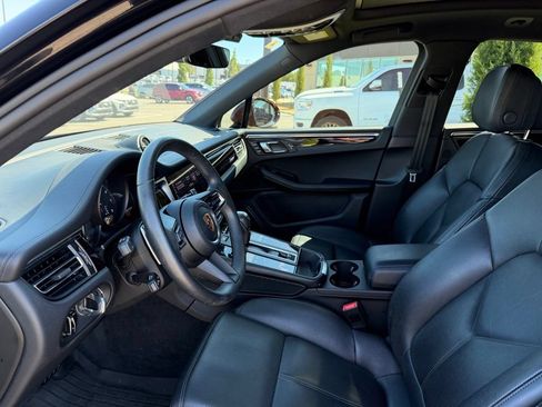 Used 2024 Porsche Macan AWD/4WD image 5