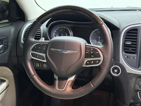 Used 2017 Chrysler 300 C w/ Safetytec Plus Group RWD image 22