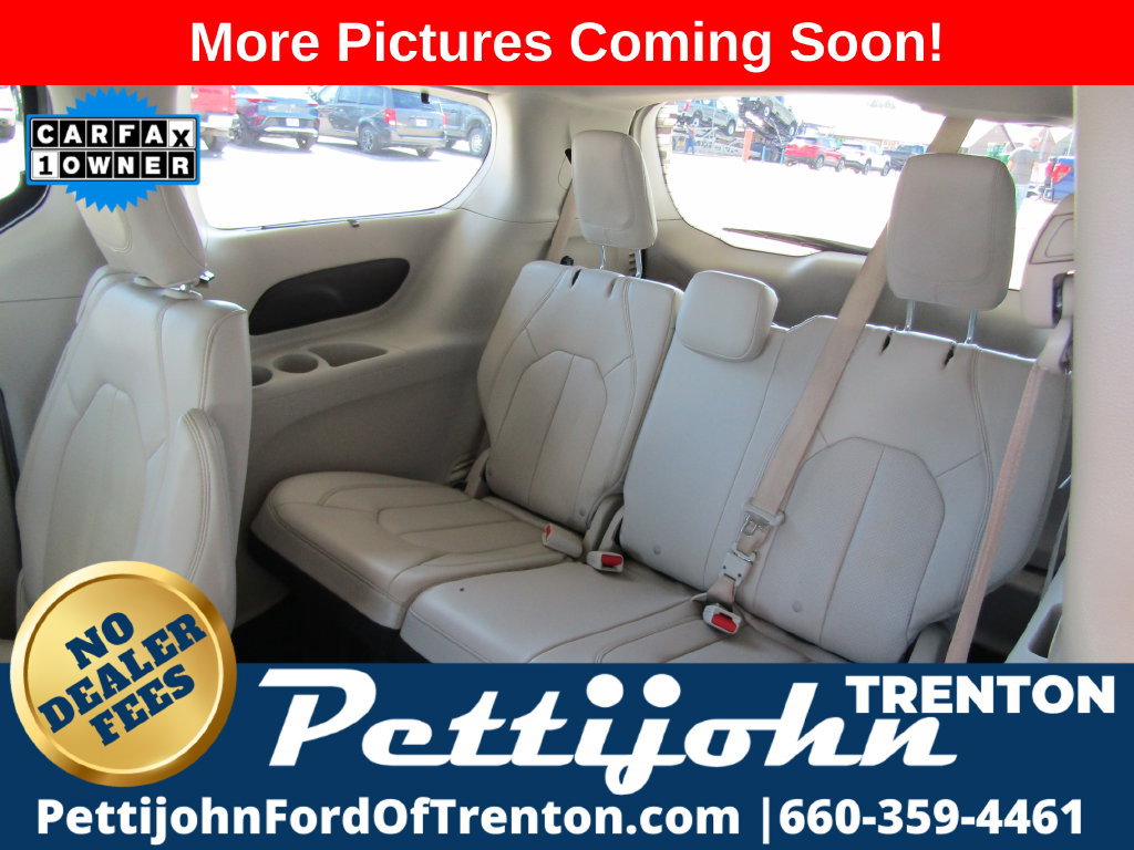 Used 2021 Chrysler Pacifica Touring-L FWD image 19