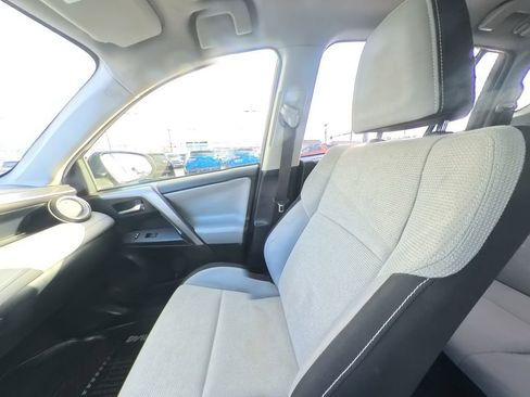 Used 2018 Toyota RAV4 XLE image 25
