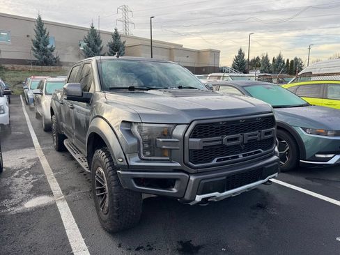 Used 2019 Ford F150 Raptor w/ Equipment Group 802A Luxury AWD/4WD image 2