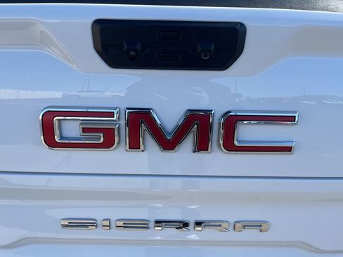 Used 2024 GMC Sierra 1500 AT4 w/ Technology Package image 46