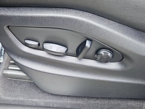 Certified 2024 Porsche Cayenne AWD/4WD image 28