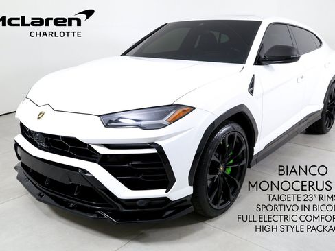 Used 2022 Lamborghini Urus AWD/4WD image 1